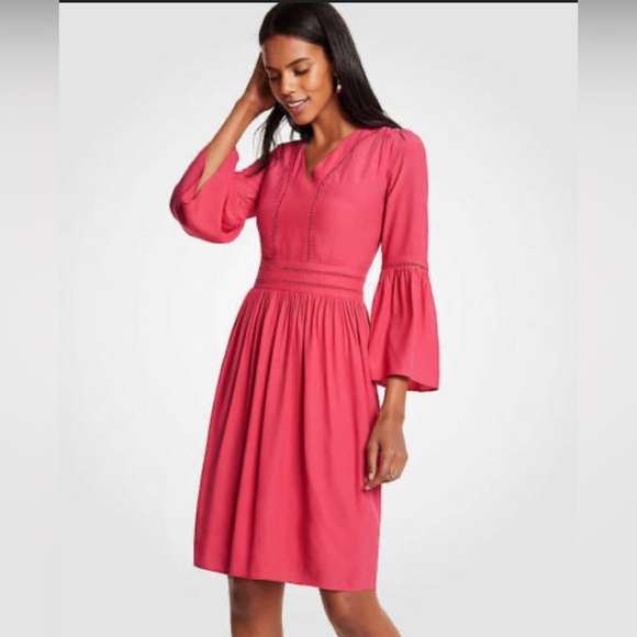 ANN TAYLOR Women V Neck Bell Sleeve Fit and Flare Dress size 2 - Picture 1 of 10